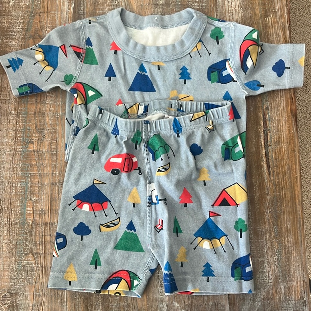 Hanna andersson kids PJs. Gently used.
